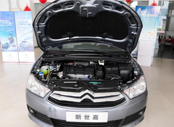 世嘉 2012款 三厢 1.6L 自动品尚型 其他细节类   发动机舱