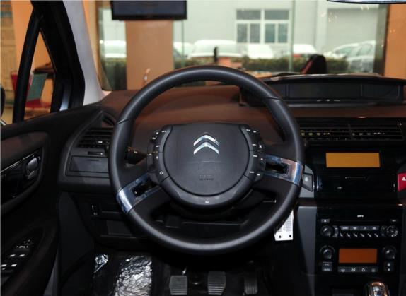 世嘉 2012款 三厢 1.6L 手动品享型 中控类   驾驶位