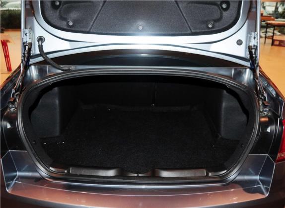 世嘉 2012款 三厢 1.6L 手动品享型 车厢座椅   后备厢
