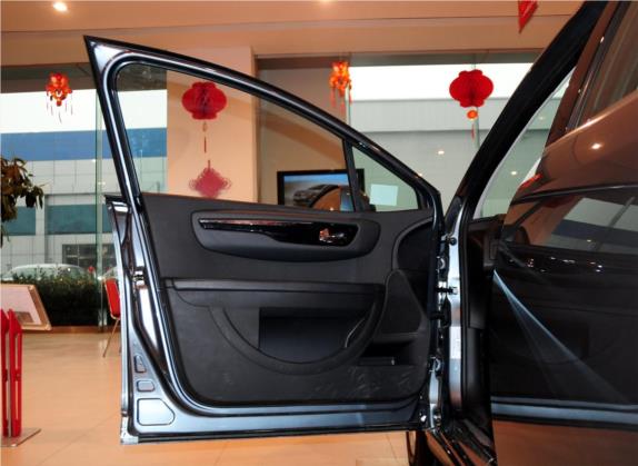 世嘉 2012款 三厢 1.6L 手动品享型 车厢座椅   前门板