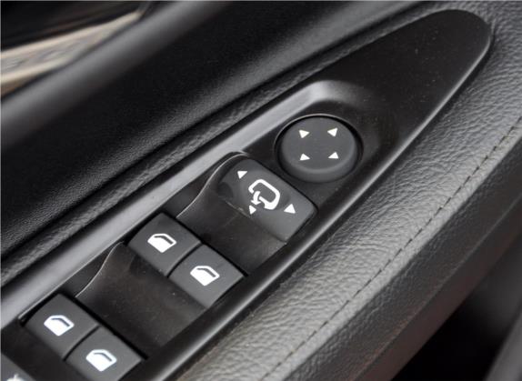 世嘉 2012款 两厢 2.0L 自动乐骋型 车厢座椅   门窗控制