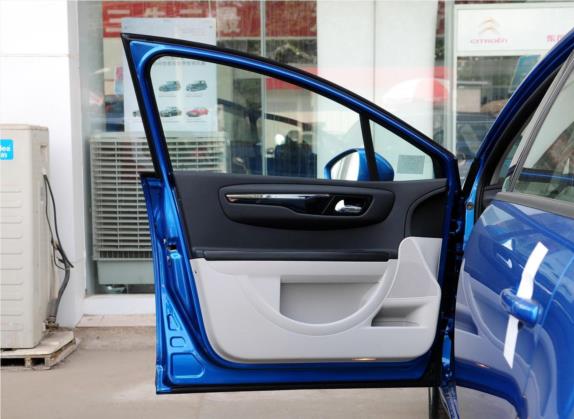 世嘉 2012款 两厢 1.6L 自动乐尚型 车厢座椅   前门板