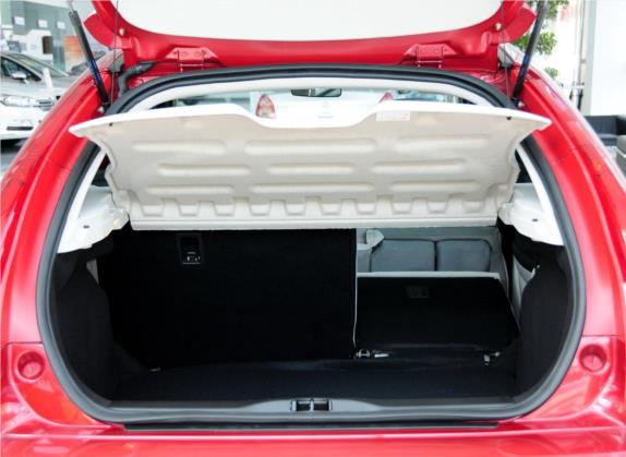 世嘉 2012款 两厢 1.6L 手动乐尚型 车厢座椅   后备厢