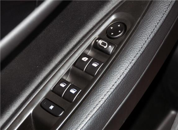 世嘉 2012款 两厢 1.6L 手动乐尚型 车厢座椅   门窗控制