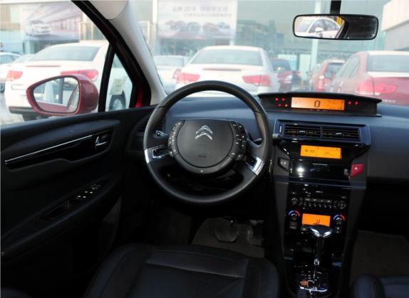 世嘉 2012款 两厢 2.0L 自动乐炫型 中控类   驾驶位