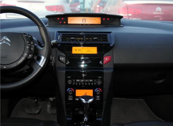 世嘉 2012款 两厢 2.0L 自动乐炫型 中控类   中控台