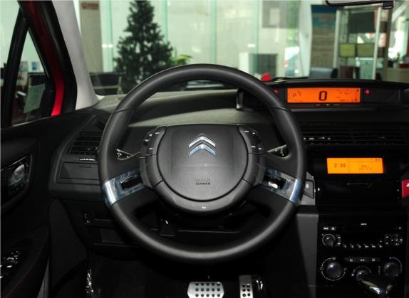 世嘉 2013款 CROSS 1.6L 自动 中控类   驾驶位