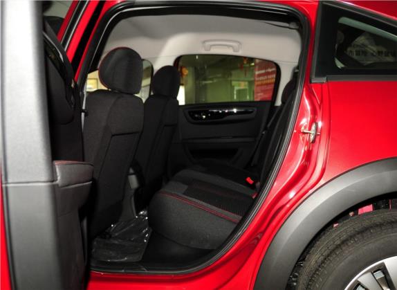 世嘉 2013款 CROSS 1.6L 自动 车厢座椅   后排空间