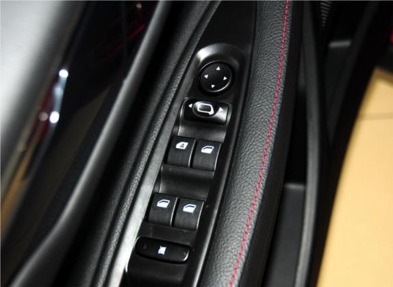 世嘉 2013款 CROSS 1.6L 自动 车厢座椅   门窗控制