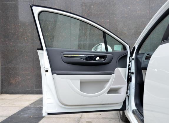 世嘉 2013款 三厢 1.6L 自动品享型 车厢座椅   前门板