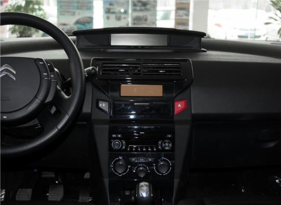 世嘉 2013款 两厢 1.6L 手动乐尚型 中控类   中控台
