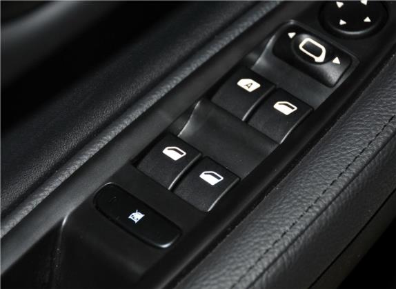 世嘉 2013款 两厢 1.6L 手动乐尚型 车厢座椅   门窗控制