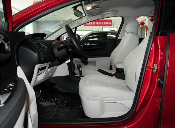 世嘉 2013款 两厢 1.6L 自动乐尚型 车厢座椅   前排空间