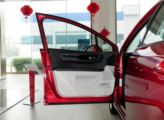 世嘉 2013款 两厢 1.6L 自动乐尚型 车厢座椅   前门板