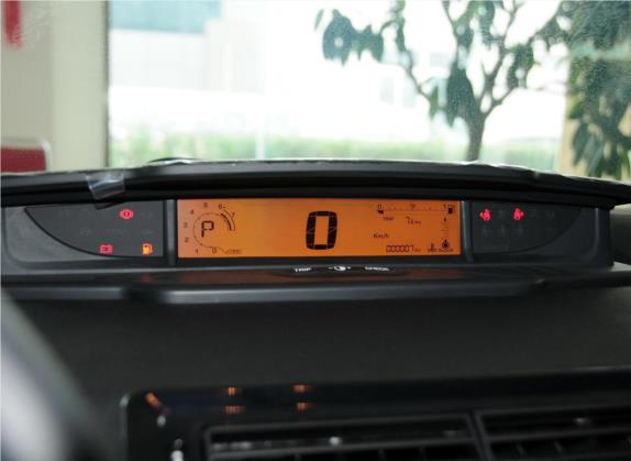 世嘉 2013款 两厢 1.6L 自动乐尚型 中控类   仪表盘