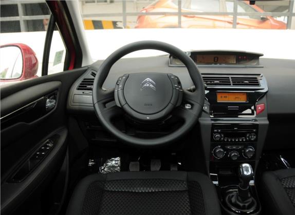 世嘉 2013款 三厢 1.6L 手动品尚型 中控类   驾驶位