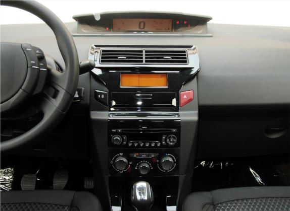 世嘉 2013款 三厢 1.6L 手动品尚型 中控类   中控台