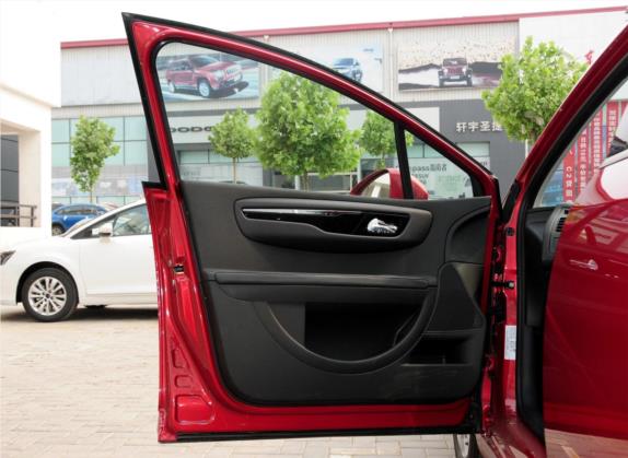 世嘉 2013款 三厢 1.6L 手动品尚型 车厢座椅   前门板