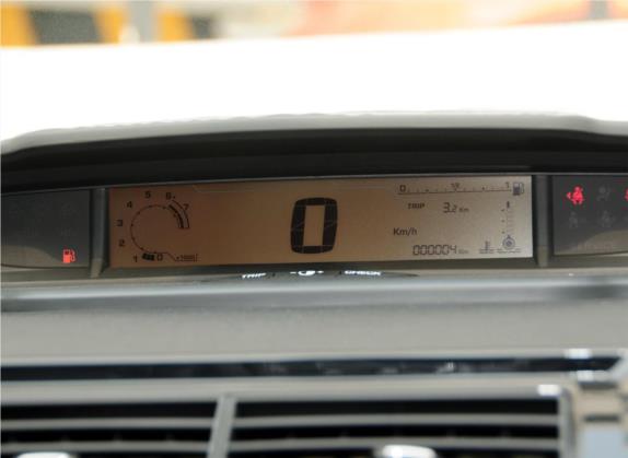 世嘉 2013款 三厢 1.6L 手动品尚型 中控类   仪表盘