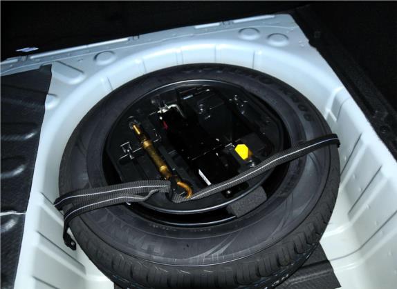 世嘉 2013款 三厢 1.6L 自动品尚型 其他细节类   备胎