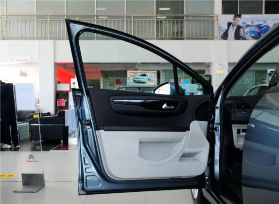 世嘉 2013款 三厢 1.6L 自动品尚型 车厢座椅   前门板