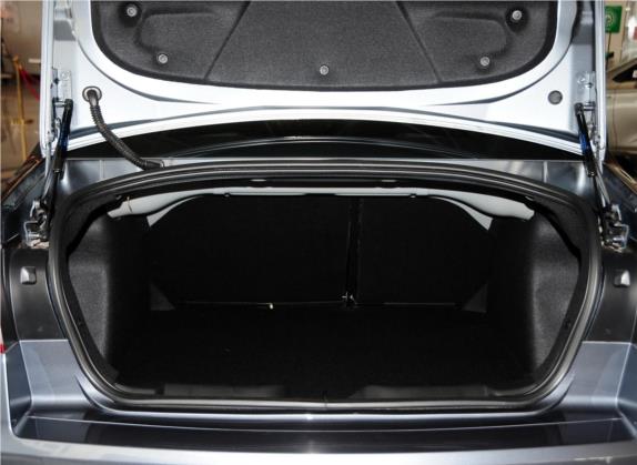 世嘉 2013款 三厢 2.0L 自动品悦型 车厢座椅   后备厢
