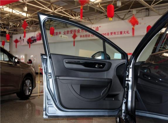 世嘉 2013款 三厢 2.0L 自动品悦型 车厢座椅   前门板