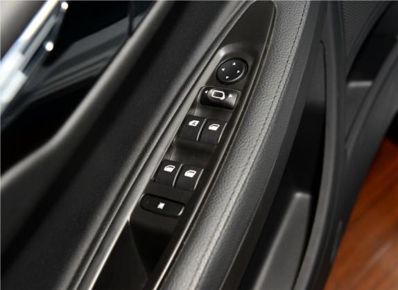 世嘉 2014款 VTS版 2.0L 手动品悦型 车厢座椅   门窗控制