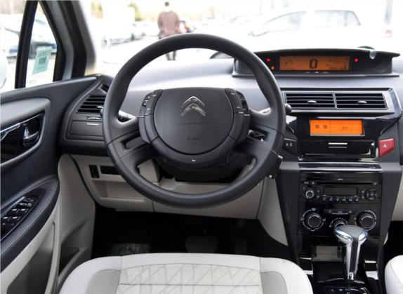 世嘉 2016款 经典 三厢 1.6L 自动品尚型 中控类   驾驶位