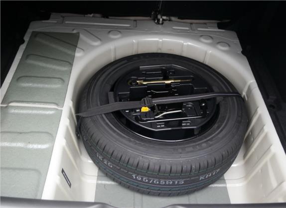 世嘉 2016款 经典 三厢 1.6L 自动科技版 其他细节类   备胎
