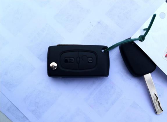 世嘉 2016款 经典 三厢 1.6L 自动科技版 其他细节类   钥匙