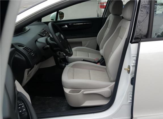 世嘉 2016款 经典 三厢 1.6L 自动科技版 车厢座椅   前排空间