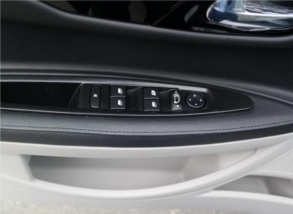 世嘉 2016款 经典 三厢 1.6L 自动科技版 车厢座椅   门窗控制