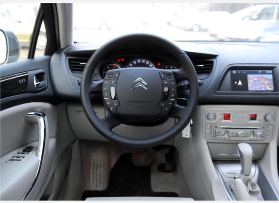 雪铁龙C5 2010款 2.3L 自动尊贵型 中控类   驾驶位