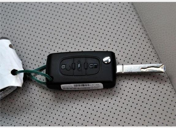 雪铁龙C5 2010款 2.3L 自动尊贵型 其他细节类   钥匙