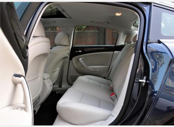 雪铁龙C5 2010款 2.3L 自动尊贵型 车厢座椅   后排空间