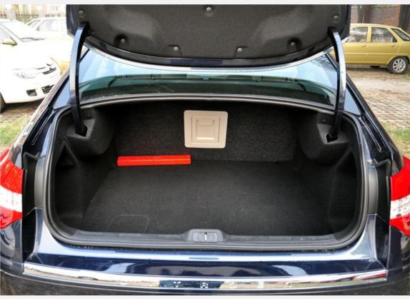 雪铁龙C5 2010款 2.3L 自动尊贵型 车厢座椅   后备厢