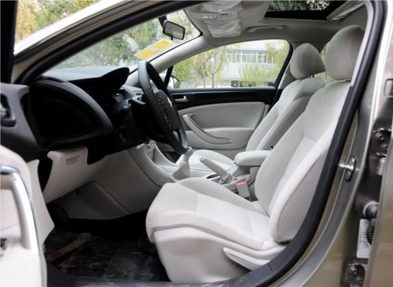 雪铁龙C5 2011款 东方之旅 2.0L 手动舒适型 车厢座椅   前排空间