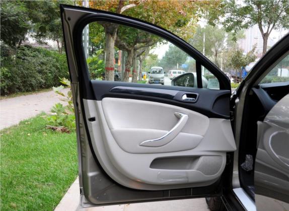 雪铁龙C5 2011款 东方之旅 2.0L 手动舒适型 车厢座椅   前门板