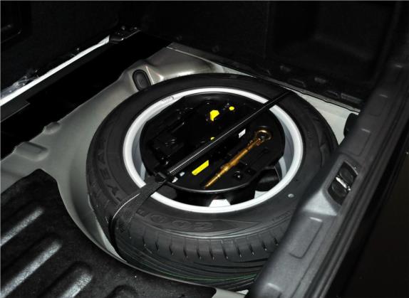 雪铁龙C5 2011款 东方之旅 2.3L 自动尊贵型 其他细节类   备胎