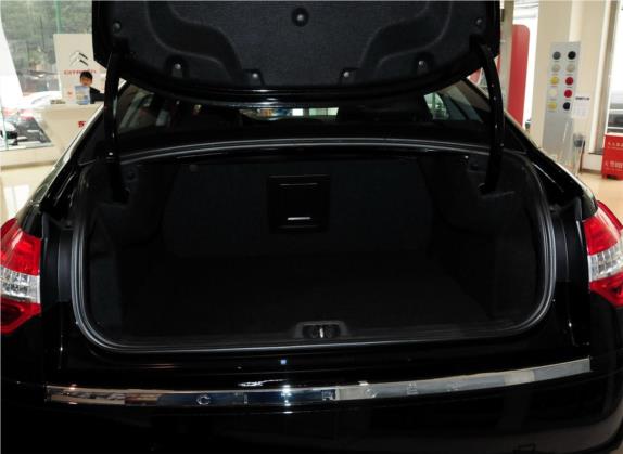 雪铁龙C5 2011款 东方之旅 2.3L 自动尊贵型 车厢座椅   后备厢