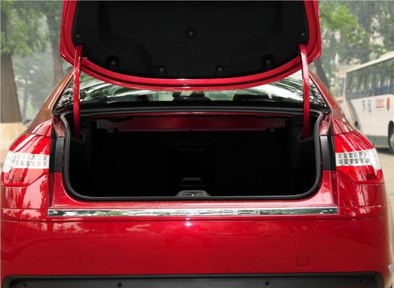 雪铁龙C5 2011款 2.3L 自动尊贵型 车厢座椅   后备厢