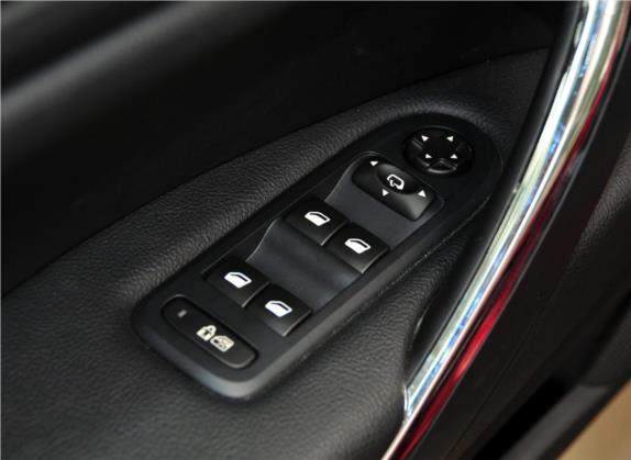 雪铁龙C5 2011款 2.3L 自动尊贵型 车厢座椅   门窗控制