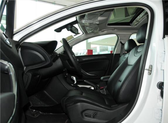 雪铁龙C5 2011款 2.3L 自动豪华型 车厢座椅   前排空间