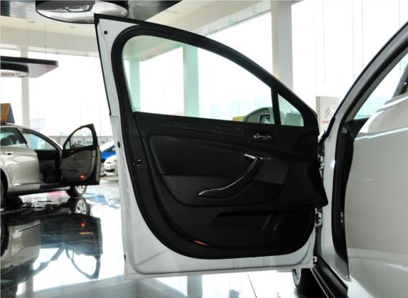 雪铁龙C5 2011款 2.3L 自动豪华型 车厢座椅   前门板