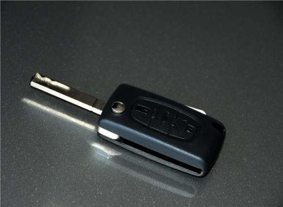 雪铁龙C5 2012款 2.3L 自动尊驭型 其他细节类   钥匙