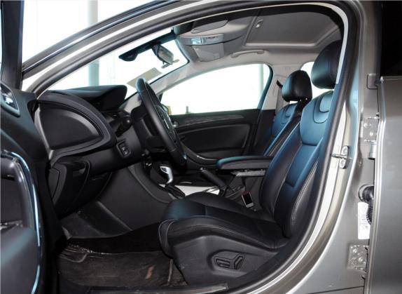 雪铁龙C5 2012款 2.3L 自动尊驭型 车厢座椅   前排空间