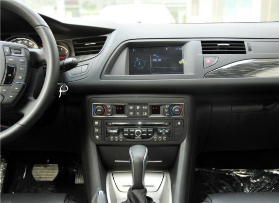 雪铁龙C5 2012款 2.3L 自动尊贵型 中控类   中控台