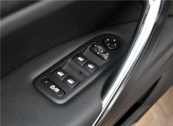 雪铁龙C5 2012款 2.3L 自动尊贵型 车厢座椅   门窗控制