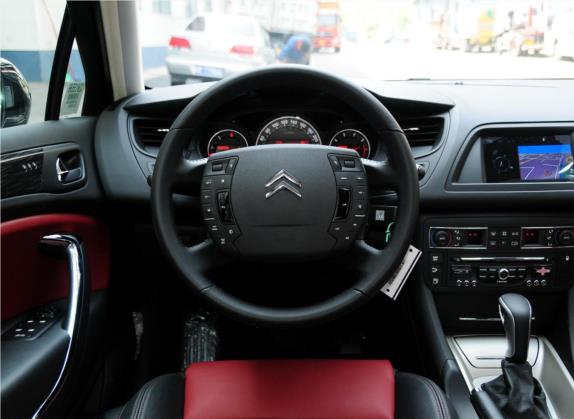 雪铁龙C5 2012款 2.3L 尊贵型 20周年纪念版 中控类   驾驶位